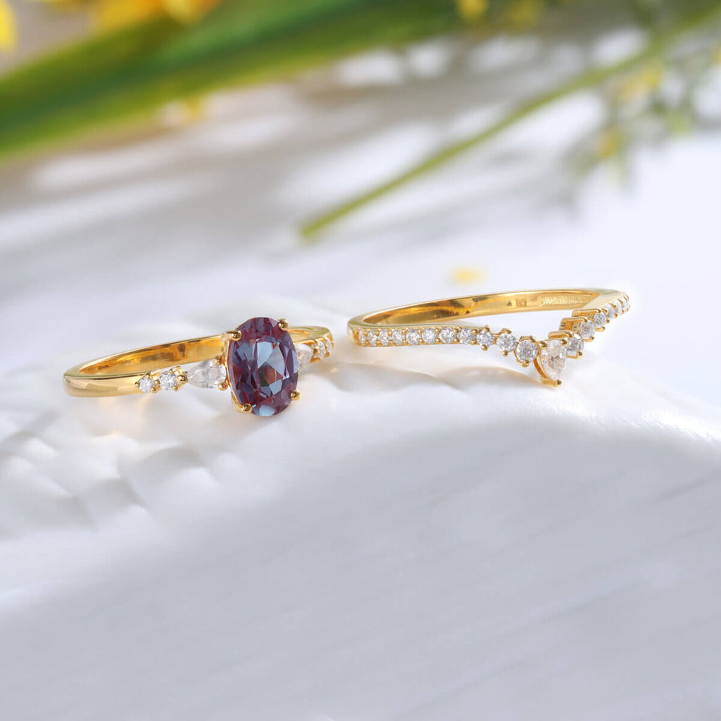 Color Change Vintage Alexandrite Wedding Ring Set with Moissanite - Yellow Gold Alexandrite Band