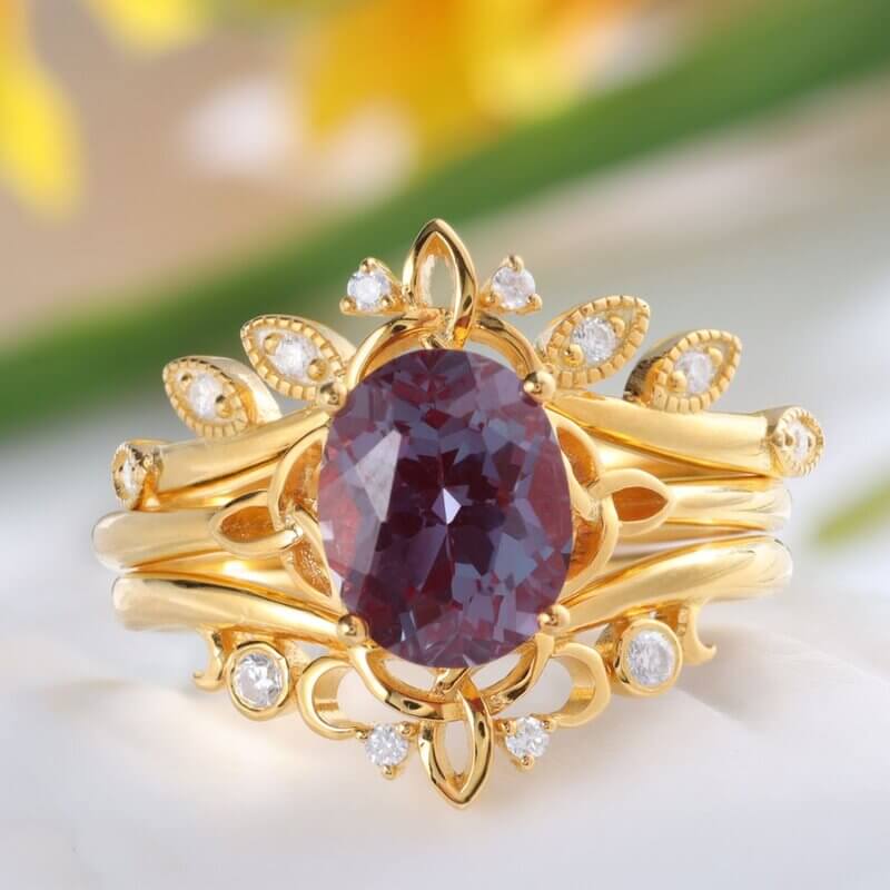 Vintage Natural Alexandrite Ring Set with Moissanite Yellow Gold