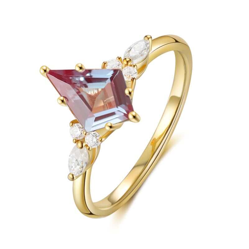 Vintage Natural Alexandrite Ring with Moissanite Gold
